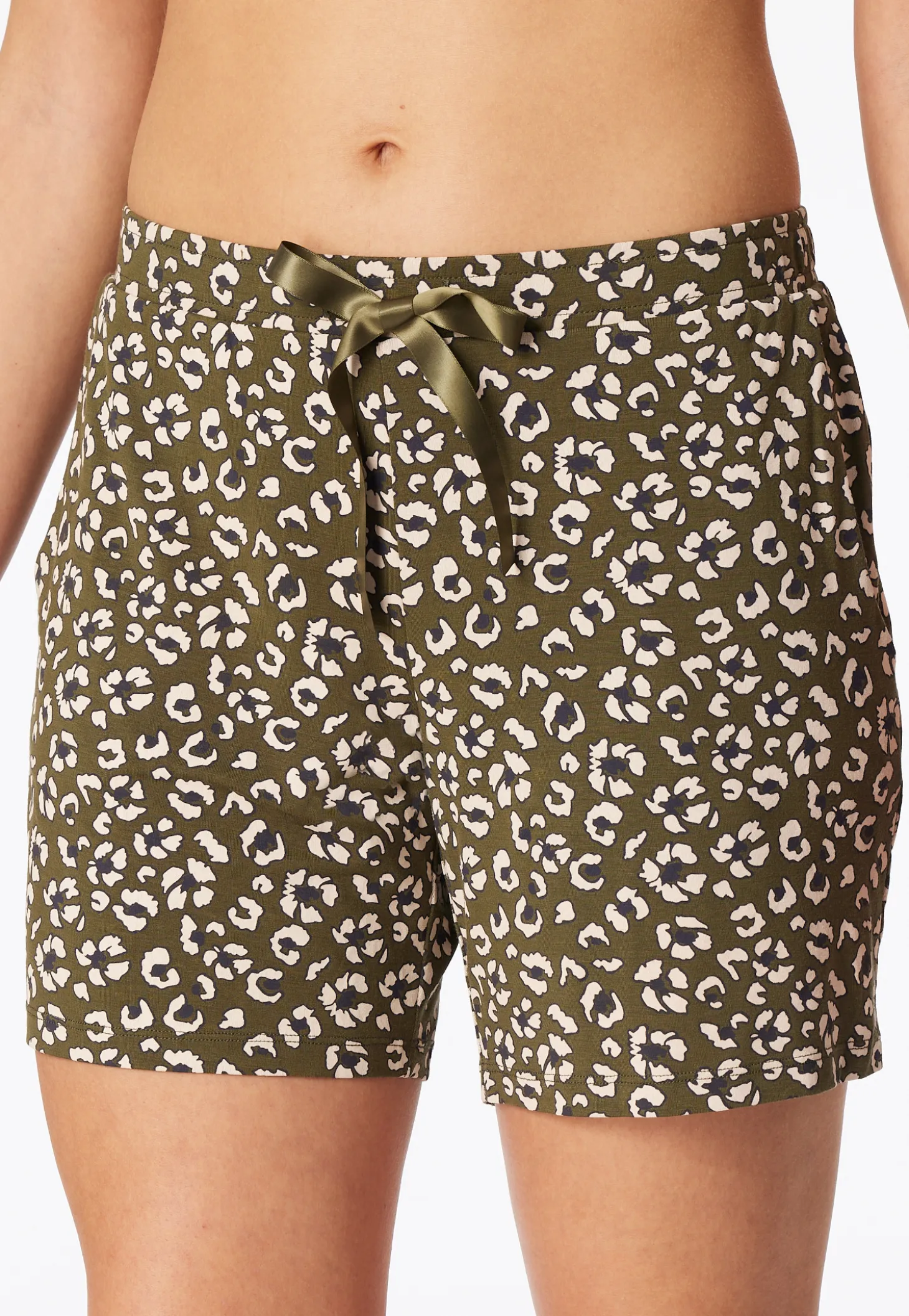 Hose kurz oliv gemustert - Mix+Relax