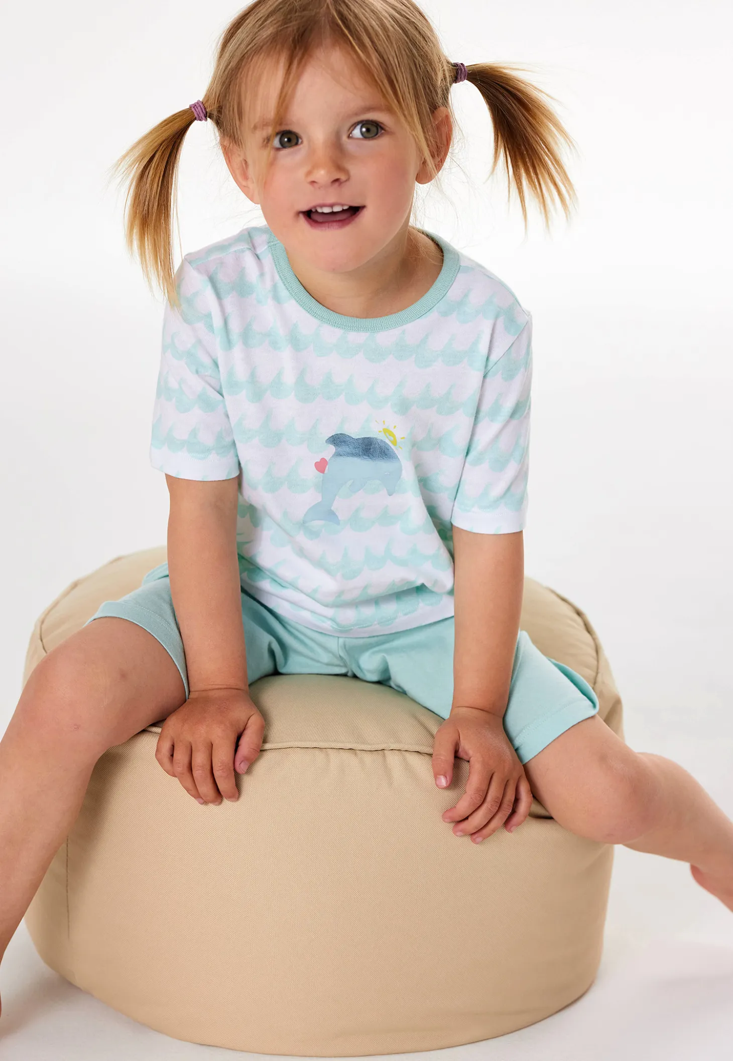 Schlafanzug kurz Wellen Delfin türkis - Kids Nightwear