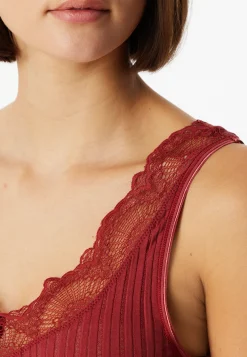 Trägertop Feinripp Nadelzug Spitze dunkelrot - Revival Marie